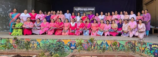 पाठ्यपुस्तकातील महिला